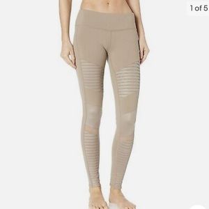 Alo Moto Gravel Glossy Gray Leggings, Size XS